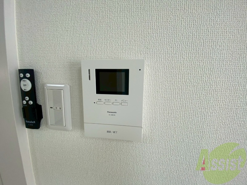 セキュリティ　ＴＶモニター付インターホンです。来客者の顔が見えるので安心！