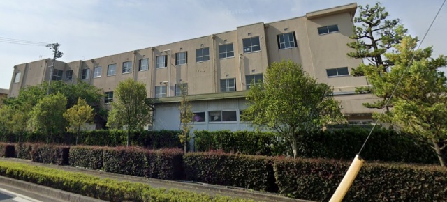 中学校　浜松市立八幡中学校（中学校）まで460m