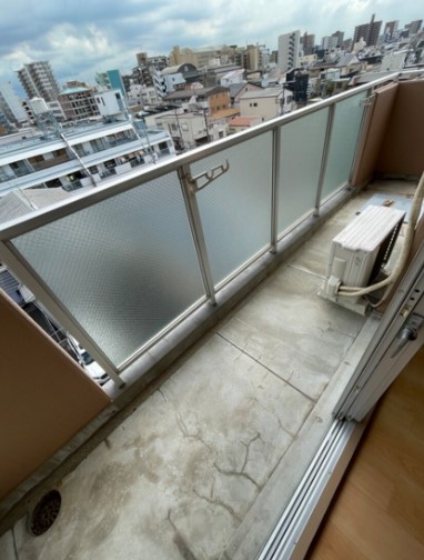 バルコニー　内装は別部屋の参考写真です。