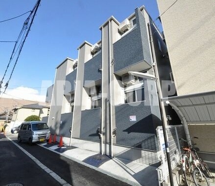 建物外観　2020年完成、大手ハウスメーカー施工のデザイナーズアパー