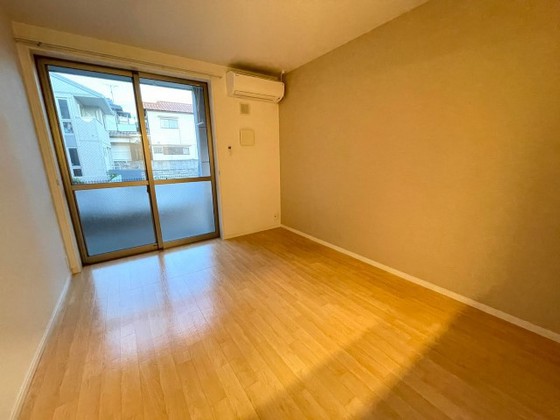 居室・リビング　※別部屋の写真です
