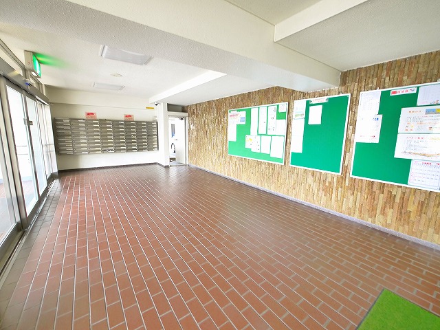 エントランス　建物の内部です