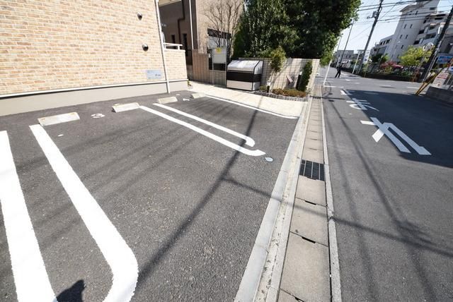 駐車場　敷地内駐車場