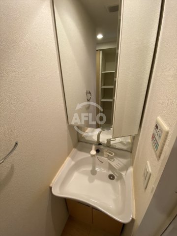 洗面設備　ジュネーゼグラン淀屋橋　洗面化粧台