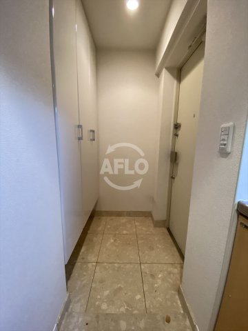 玄関　ジュネーゼグラン淀屋橋　玄関