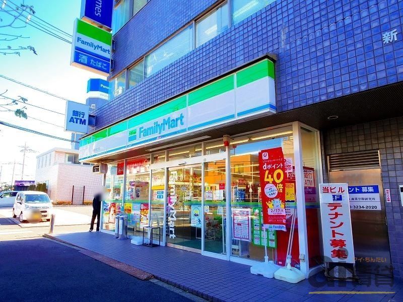 コンビニ　ファミリーマート所沢駅東口店（コンビニ）まで110m