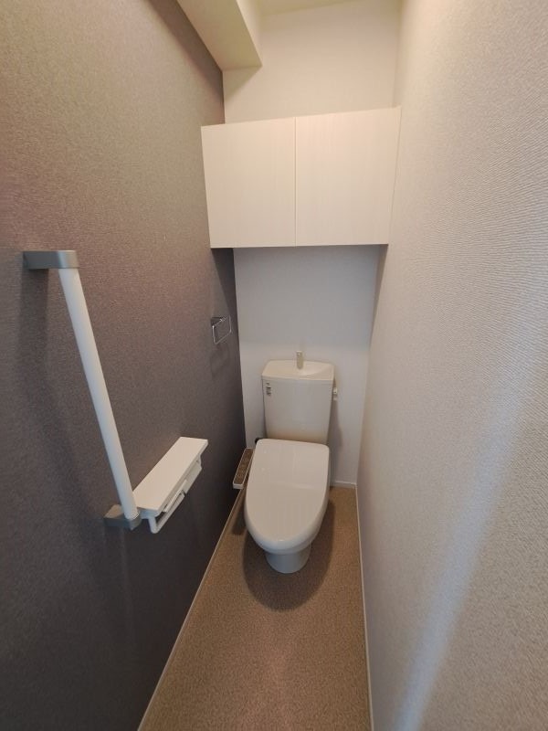 トイレ　異なる号室の室内写真です