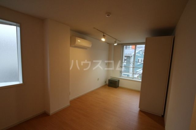 アローラ20の居間写真