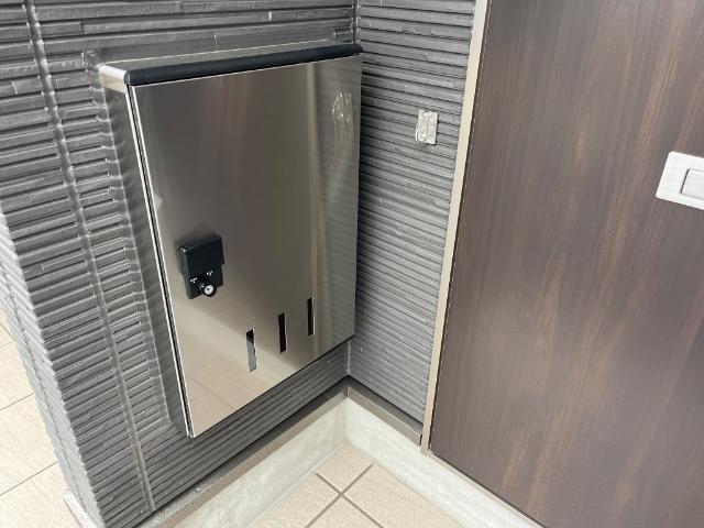 玄関　宅配ボックス
