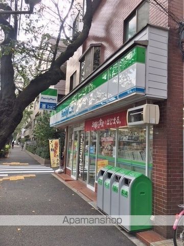 コンビニ　ファミリーマート中野松が丘店（コンビニ）まで130m