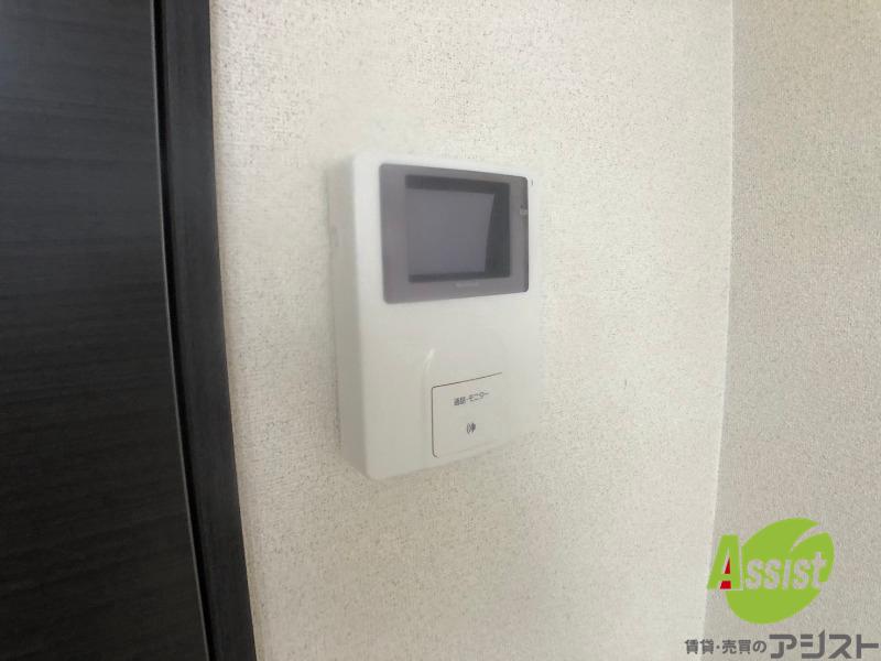 セキュリティ　ＴＶモニター付インターホンです。来客者の顔が見えるので安心！