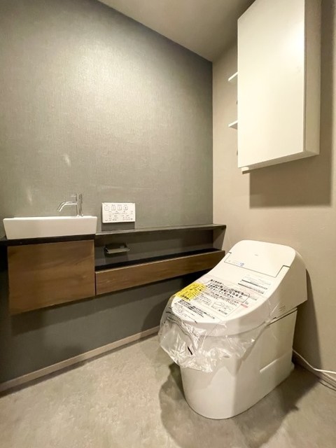 トイレ　※写真は同タイプ住戸です。