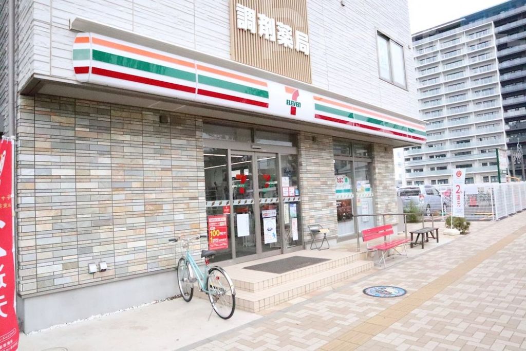 コンビニ　セブンイレブン流山おおたかの森駅西口店（コンビニ）まで60m
