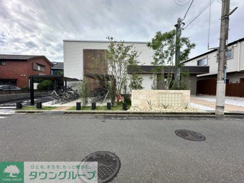 建物外観　駐車場