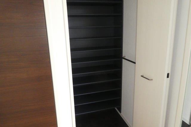 玄関　シューズボックス