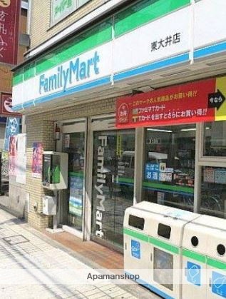 コンビニ　ファミリーマート東大井三丁目店（コンビニ）まで136m