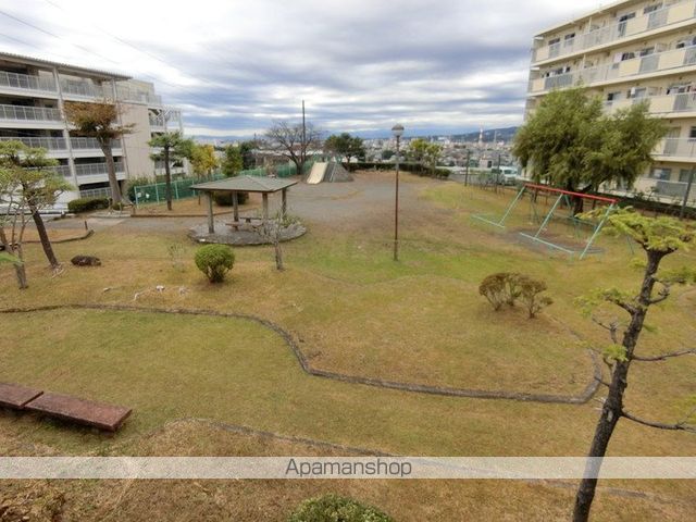 公園　光ヶ丘中央公園（公園）まで620m