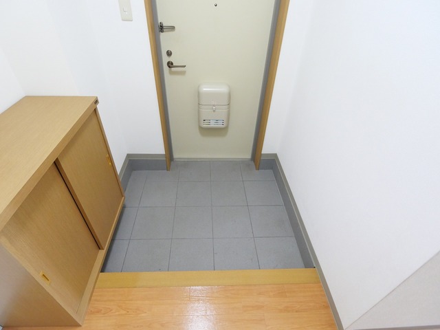 玄関　※別部屋参考写真・現況優先※