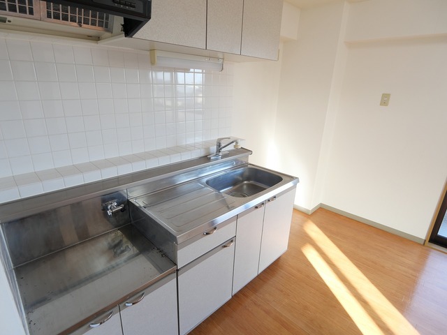 キッチン　※別部屋参考写真・現況優先※