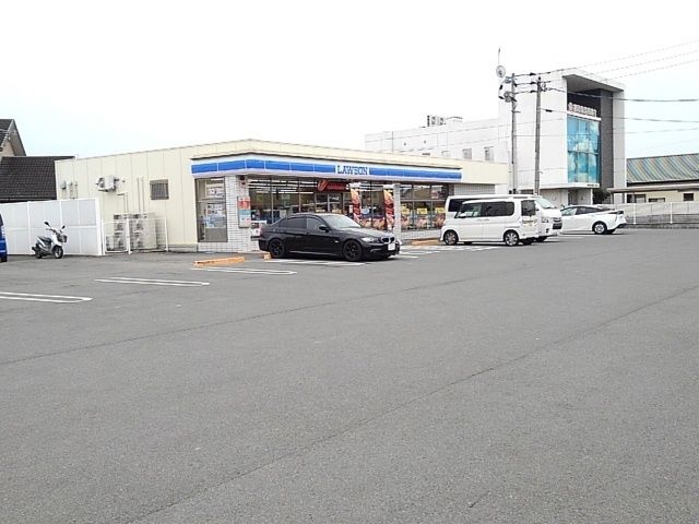 コンビニ　ローソン久留米新茶屋店（コンビニ）まで740m