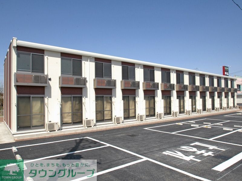 建物外観　駐車場