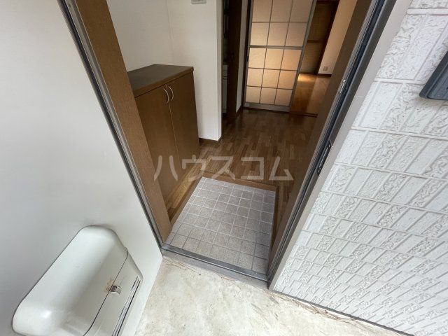 ヒルコート東中山の玄関写真