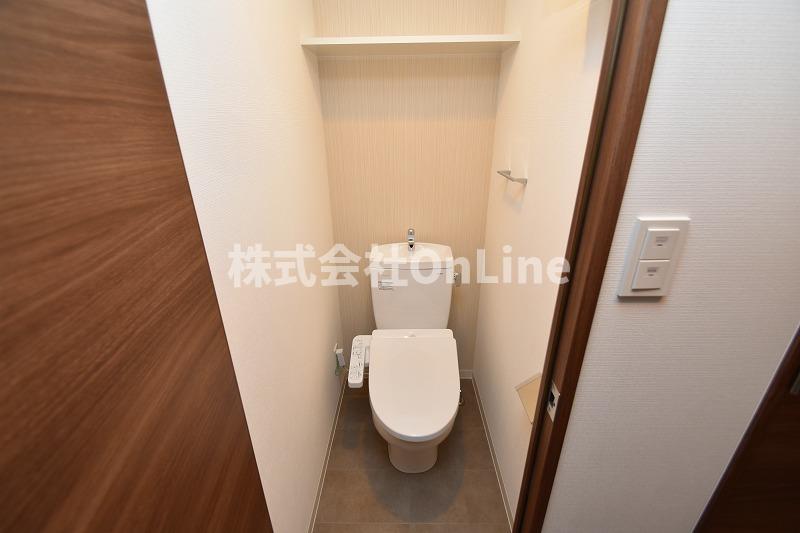 近鉄大阪線 布施駅 徒歩7分 13階建 築1年のトイレ写真