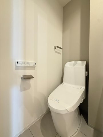 南海泉北線 和泉中央駅 徒歩15分 2階建 築2年のトイレ写真