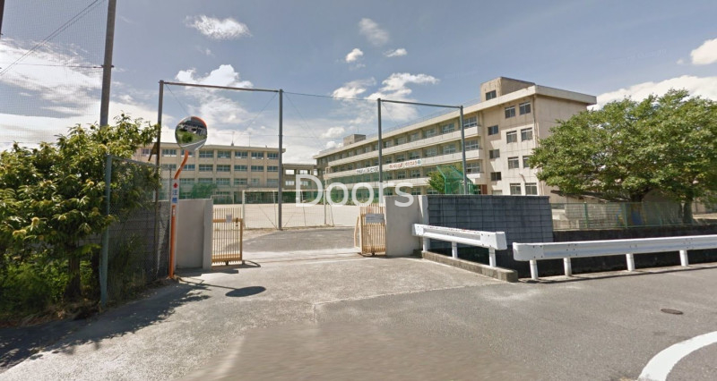 小学校　岡山市立芳明小学校（小学校）まで1481m