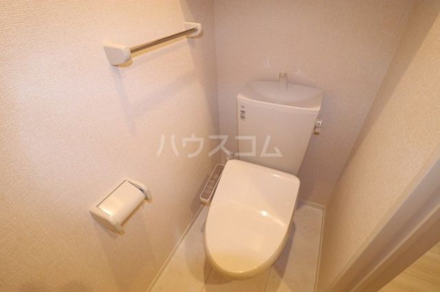 ＪＲ常磐線 新松戸駅 徒歩10分 3階建 築6年のトイレ写真