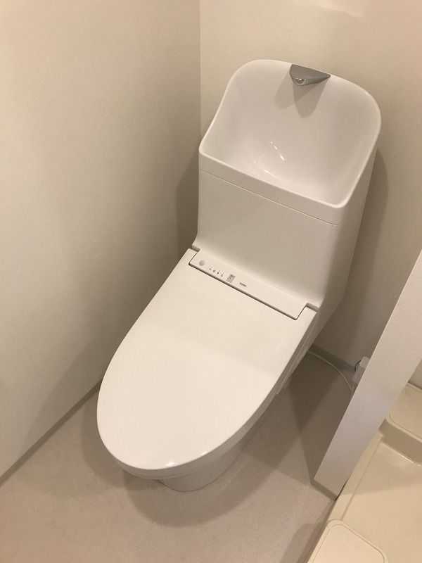 京成押上線 京成立石駅 徒歩2分 12階建 築7年のトイレ写真