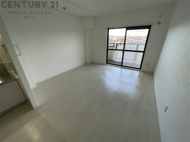 居室・リビング　角部屋住戸で過ごしやすく、おすすめです。