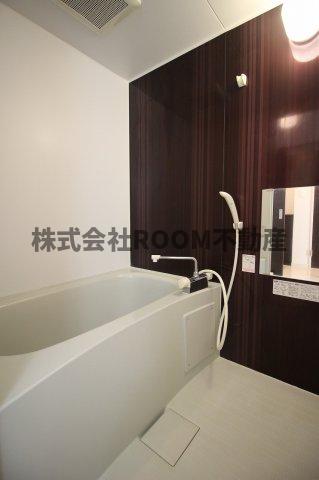 バス・シャワールーム　コンパクトで使いやすいお風呂です