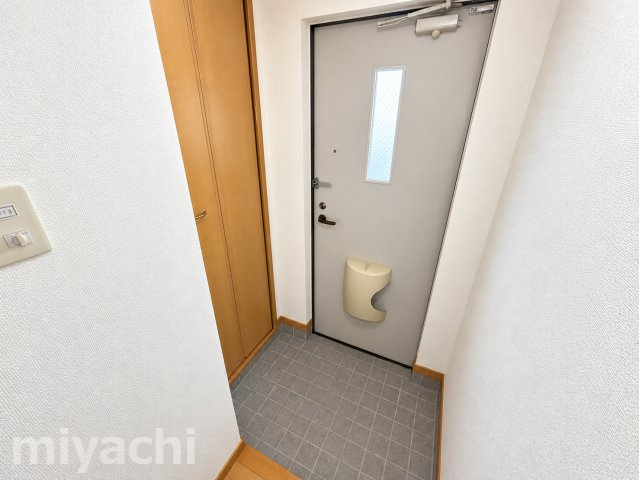 デュエル ミサキAの玄関写真