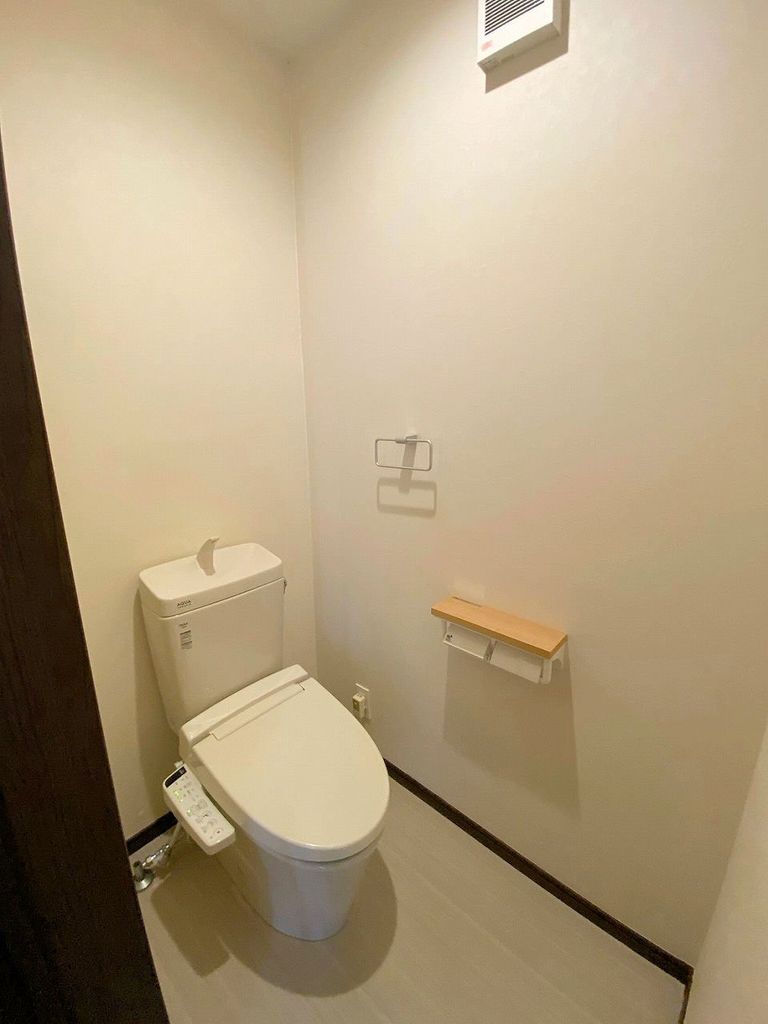 仙台市地下鉄南北線 長町一丁目駅 徒歩2分 3階建 築8年のトイレ写真