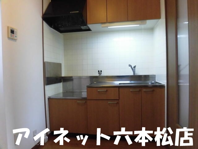 地下鉄七隈線 次郎丸駅 徒歩18分 3階建 築27年のキッチン写真
