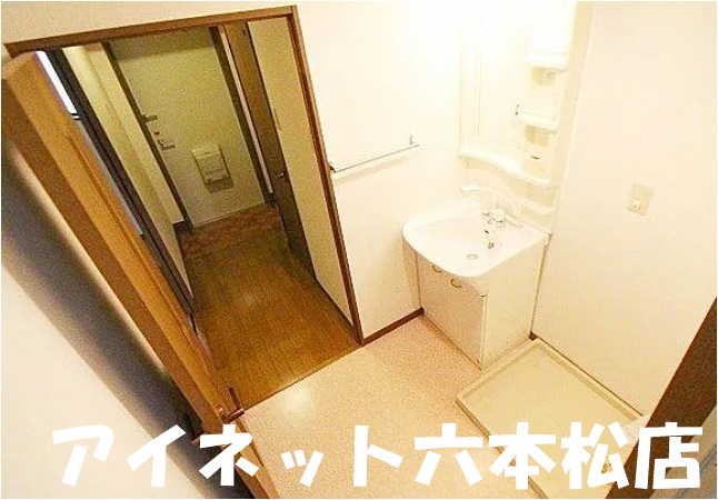 地下鉄七隈線 次郎丸駅 徒歩18分 3階建 築27年の内装写真