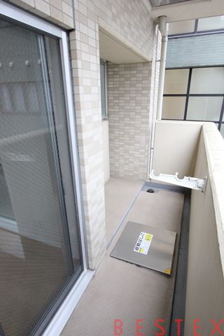 バルコニー　※写真は別階の同間取りとなります。