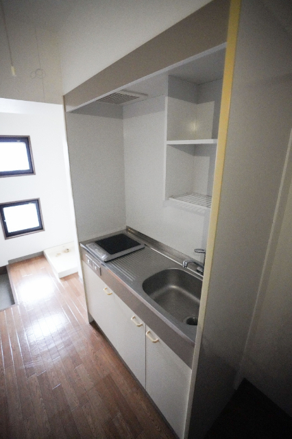 キッチン　同じ建物の別なお部屋