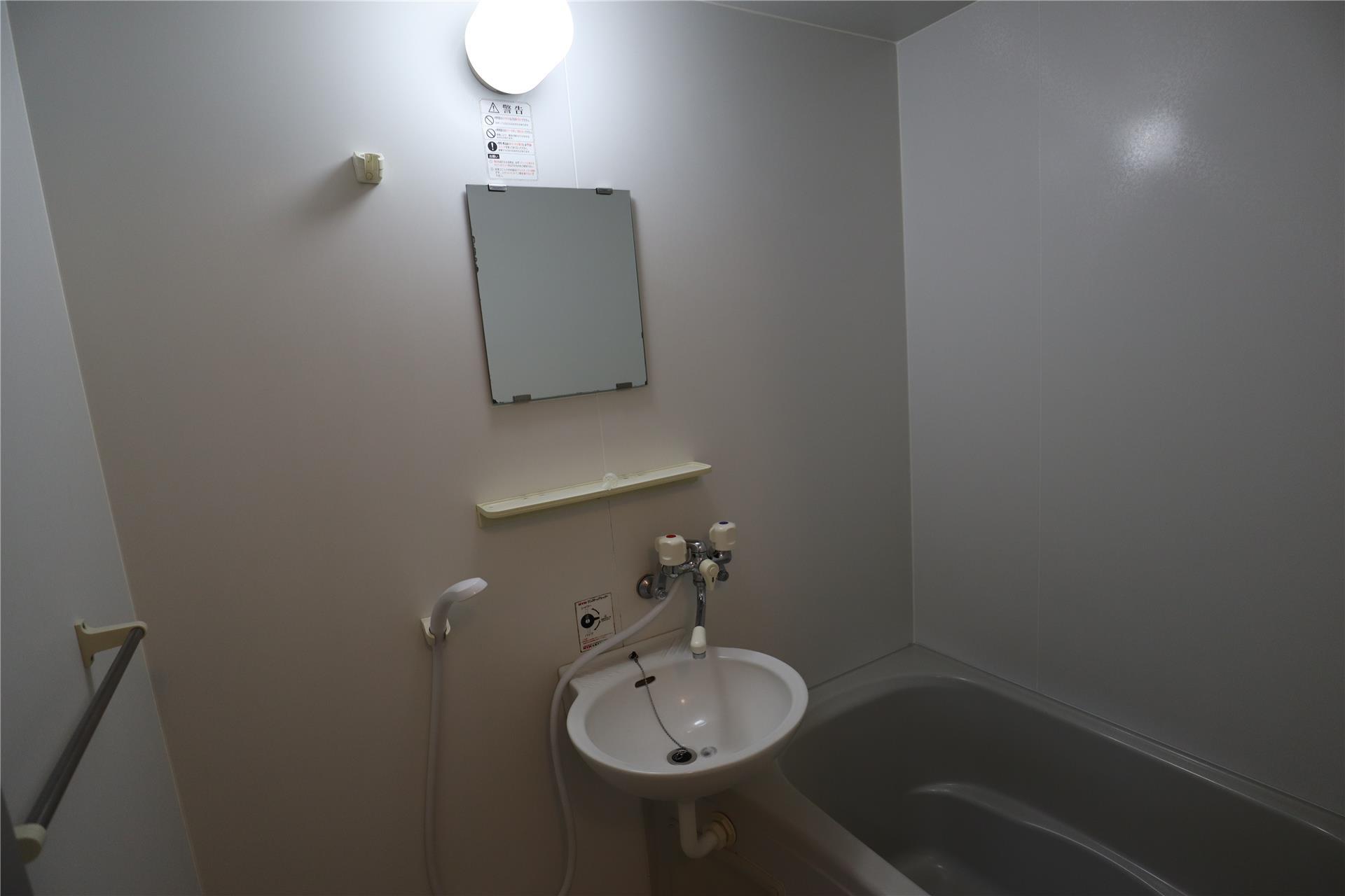 洗面設備　写真はイメージです。実際のお部屋と異なる場合があります。