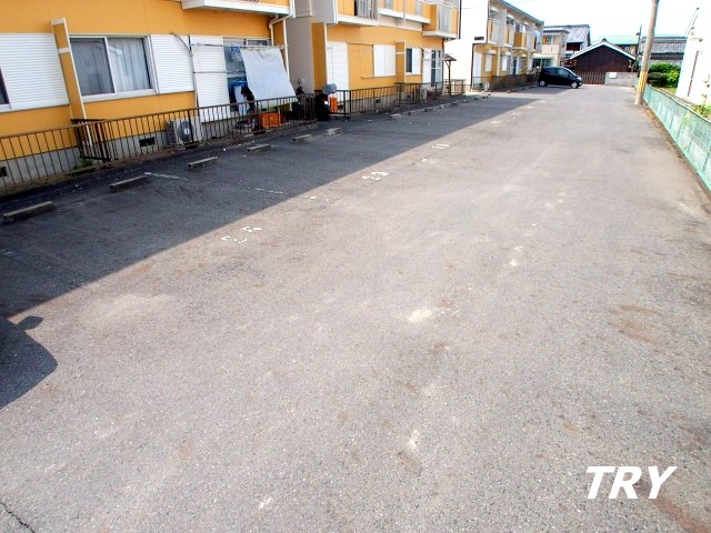 駐車場　敷地内駐車場