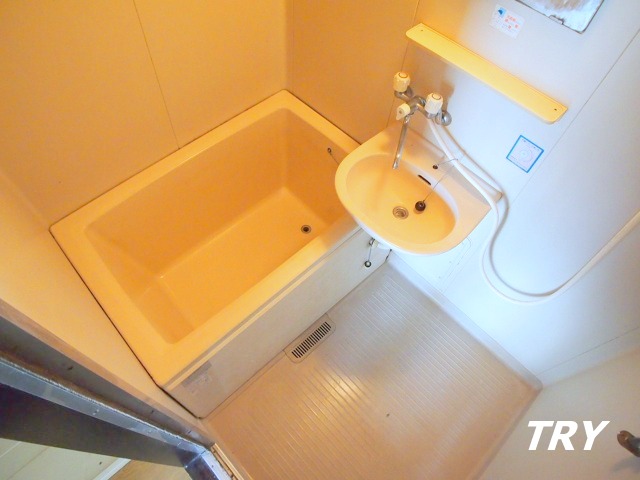 バス・シャワールーム　シャワー付き