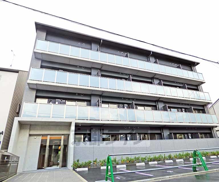 京都市北区大将軍坂田町のマンションの建物外観