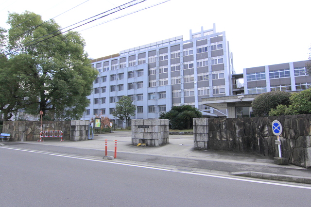 【松山市永木町のマンションの写真】