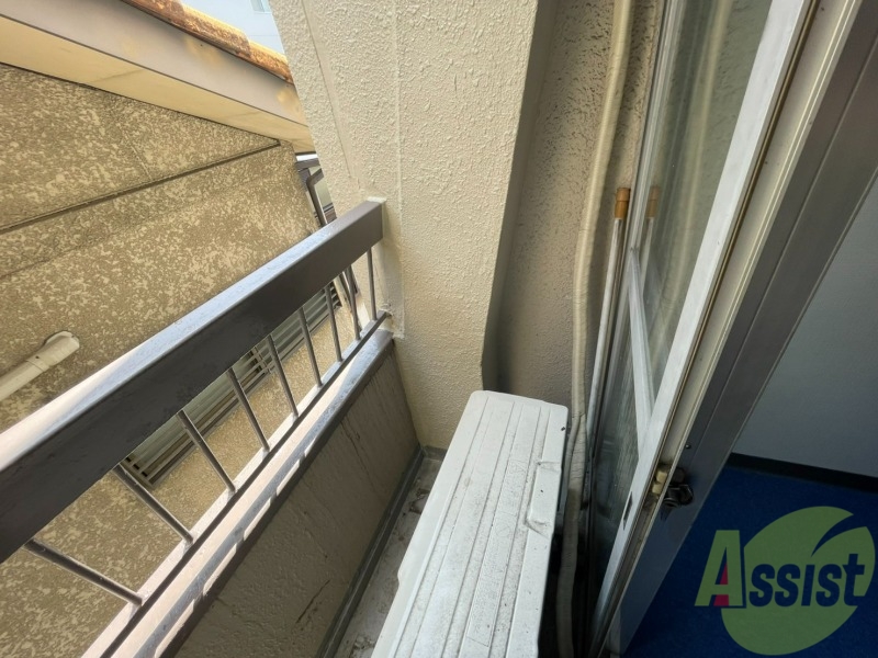 バルコニー　バルコニーは狭いですが工夫次第では使えますね