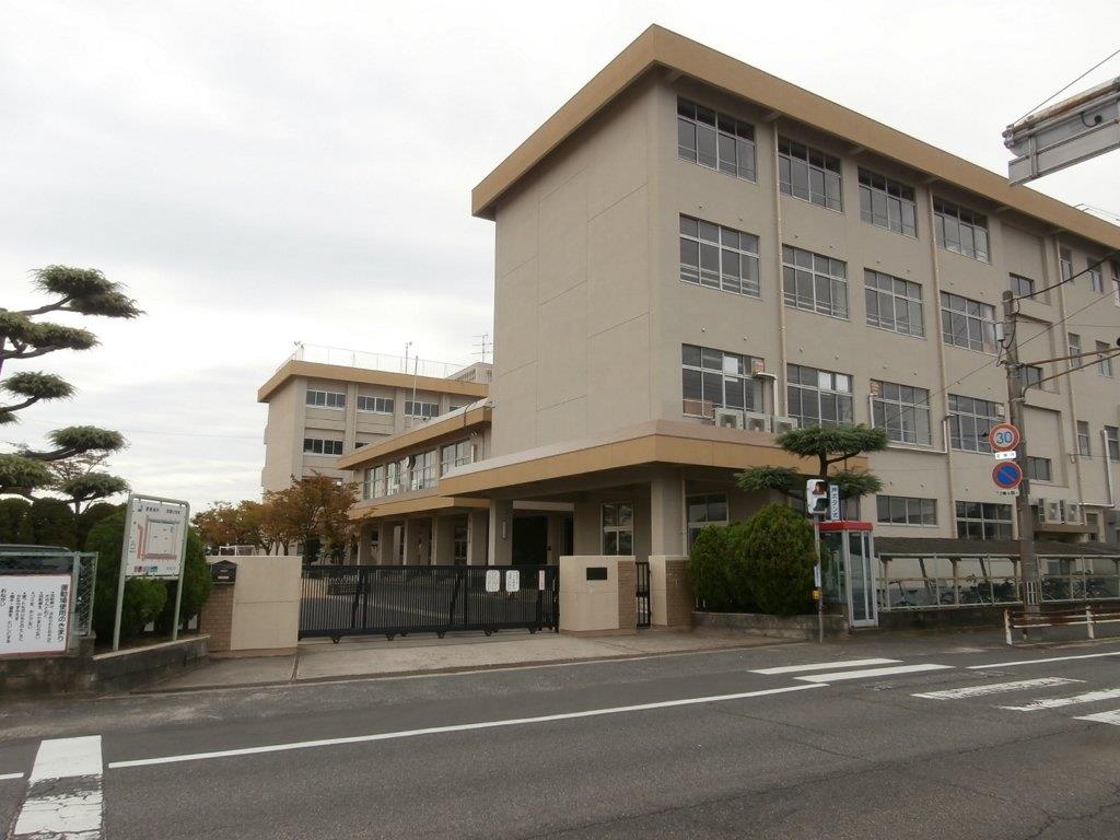 小学校　岡山市立南輝小学校（小学校）まで1200m