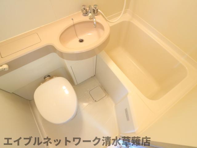 バス・シャワールーム　落ち着いた空間のお風呂です