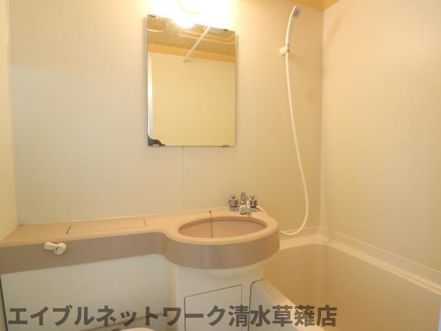 洗面設備　コンパクトで使いやすい洗面所