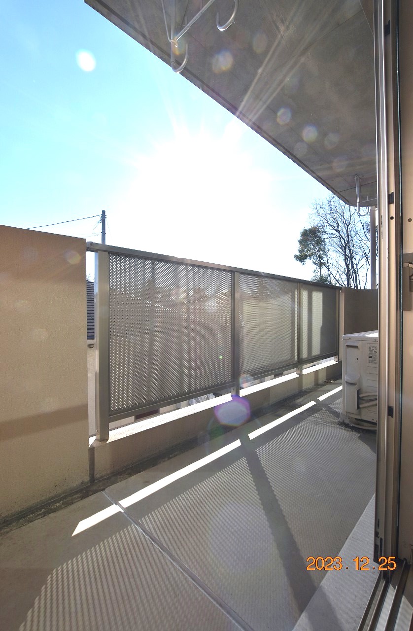 バルコニー　1ヶ月フリーレント付！仲介手数料50％割引（個人契約のみ）