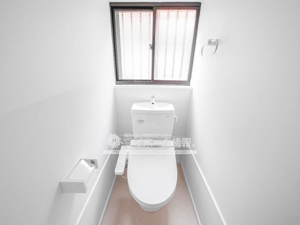 トイレ　快適な温水洗浄暖房便座付き♪